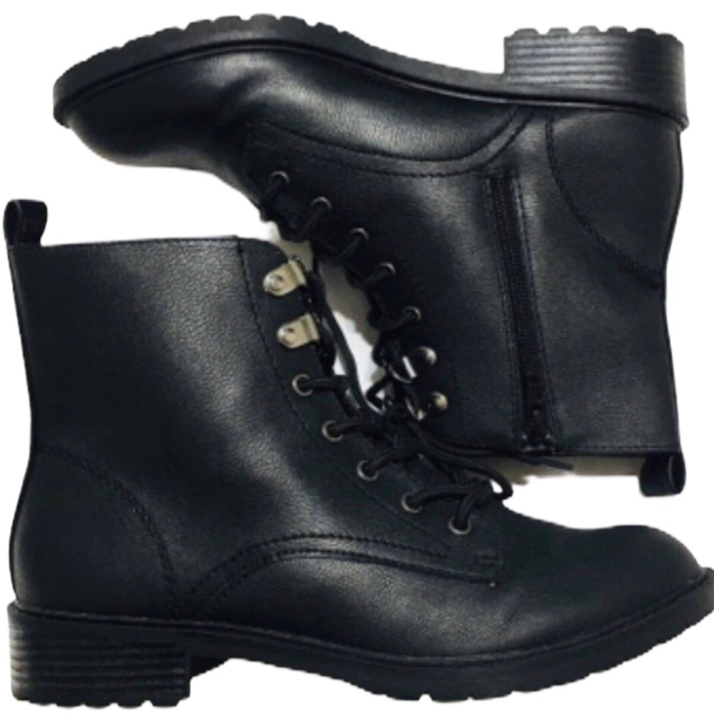 Serra Women’s Black Leather side zip ankle bootie